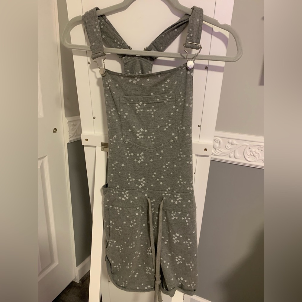comfy grey overalls with white stars